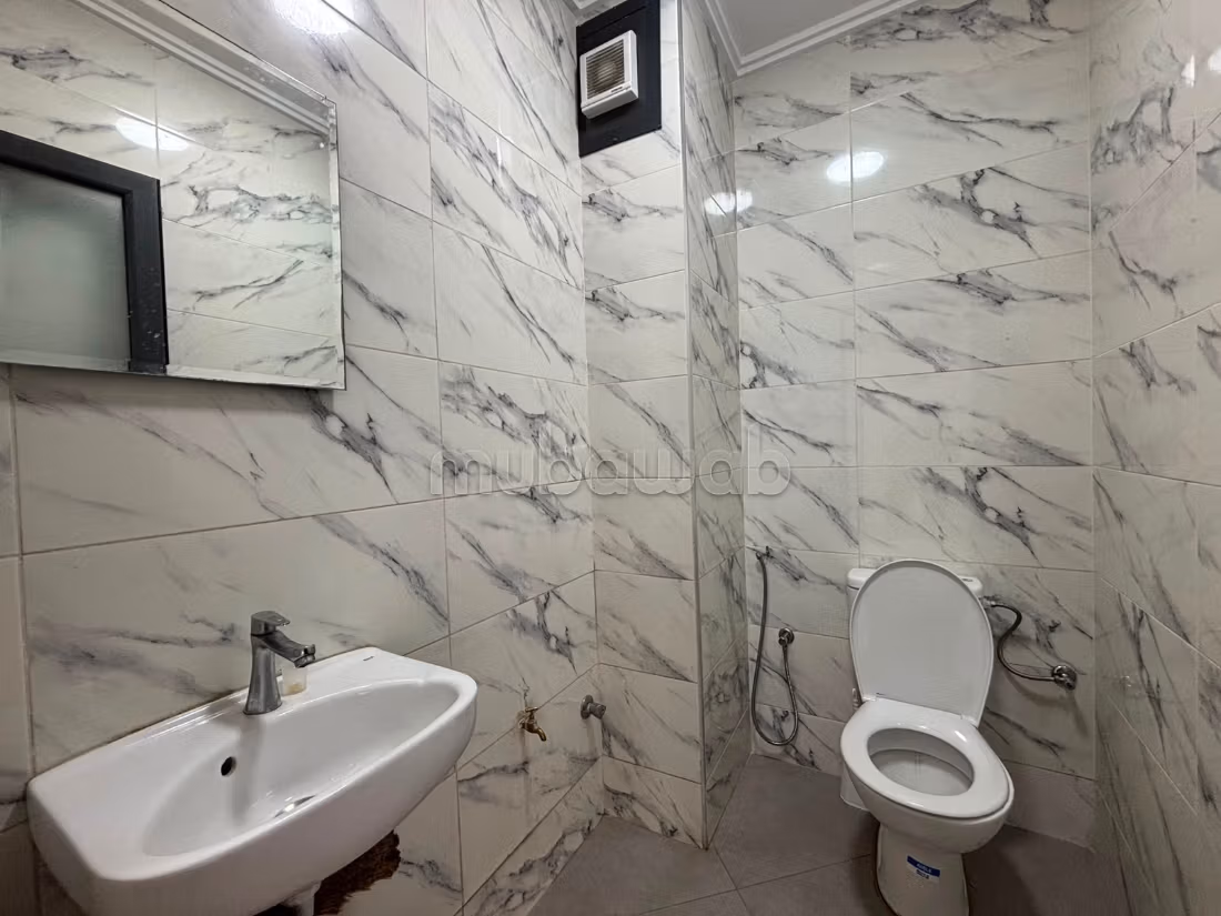 Spazio Commerciale in Affitto – Quartiere Mwadifin