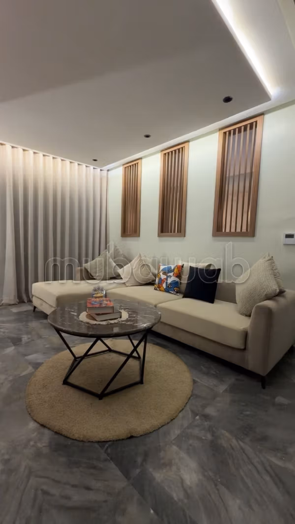 Louez cet appartement à Les Hôpitaux. Surface de 40 m². Meublé