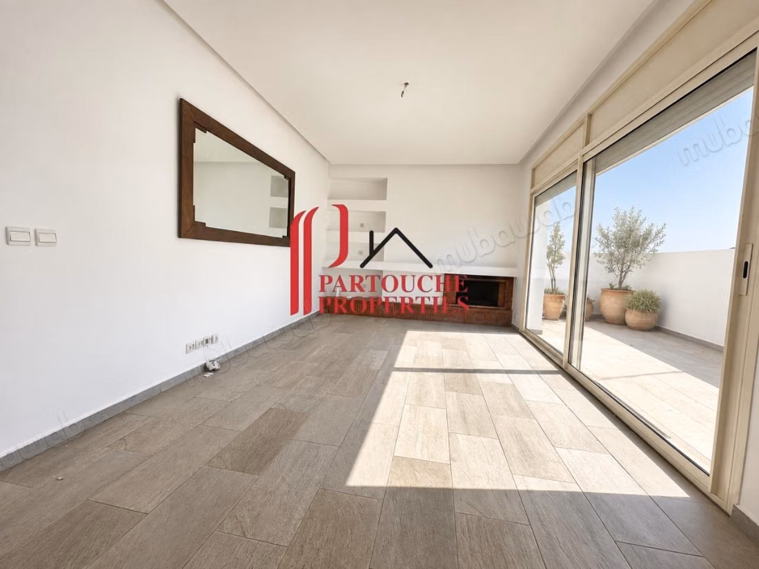 GAUTHIER – Superbo Duplex Vuoto, 3 Suite, 2 Terrazze