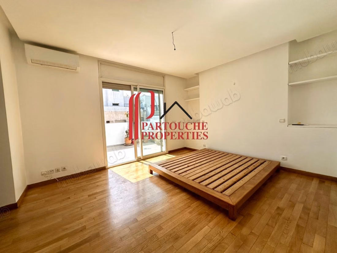 GAUTHIER – Superbo Duplex Vuoto, 3 Suite, 2 Terrazze