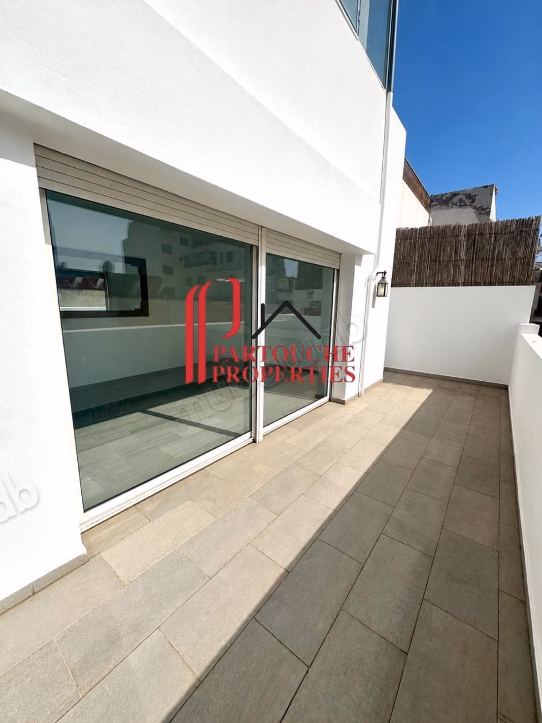 GAUTHIER – Superb Empty Duplex, 3 Suites, 2 Terraces, 4 Bathrooms