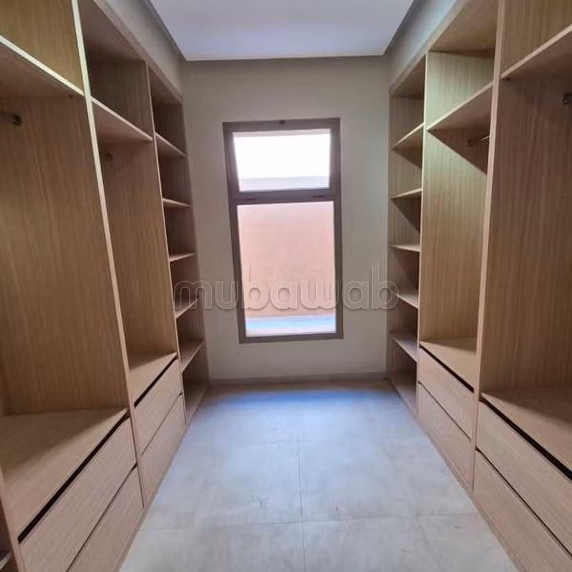 Villa Te Koop van 1950.0 m² in Marrakech, Route De Fes