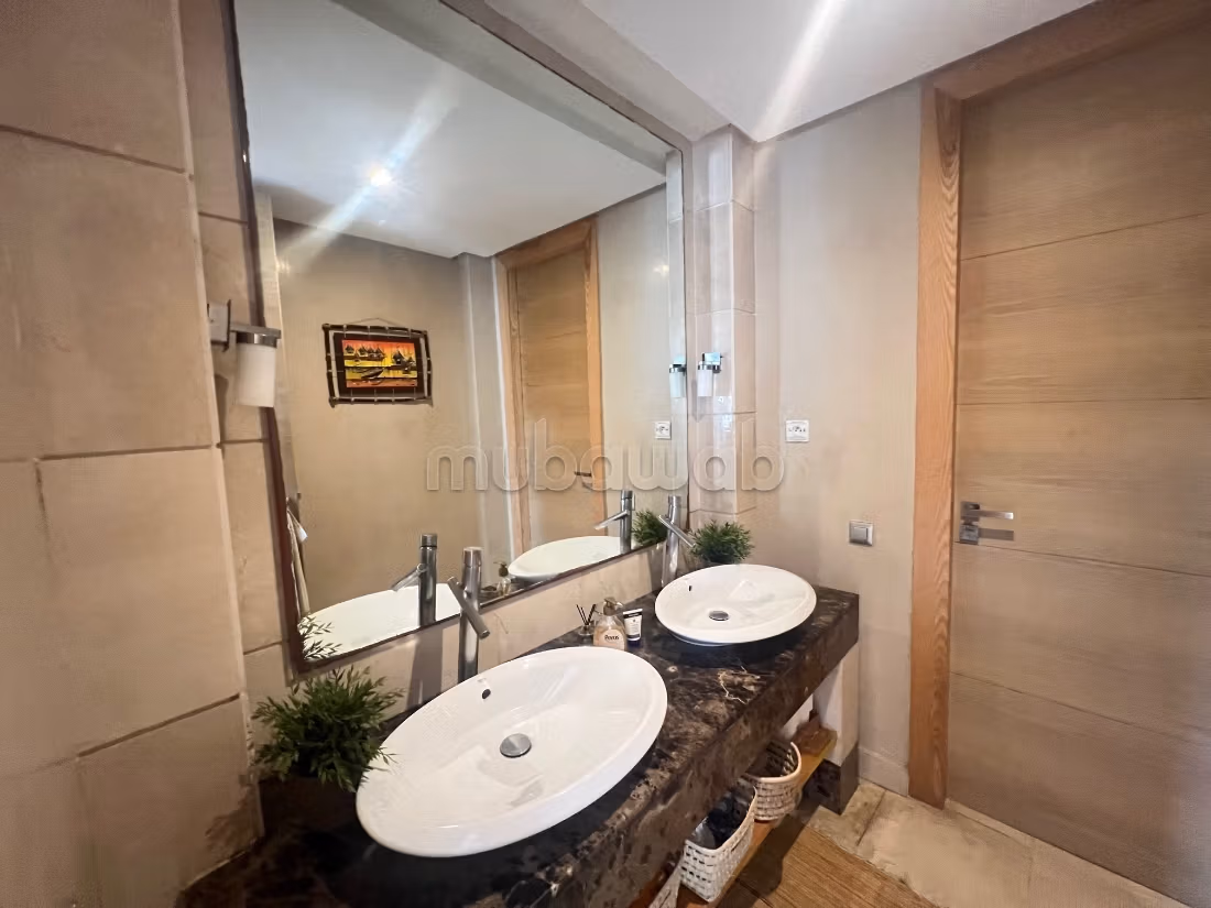 Magnifica villa isolata /1400 m2/ città verde / 5 camere