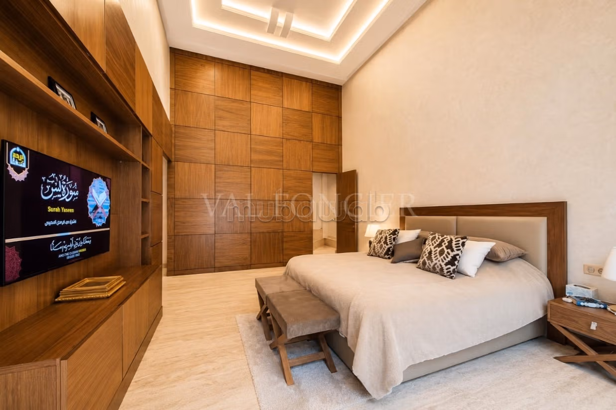 Villa de Prestige a la Venta en Rabat – 860 m² construidos sobre 1,854 m² de terreno con Piscina y Jardín