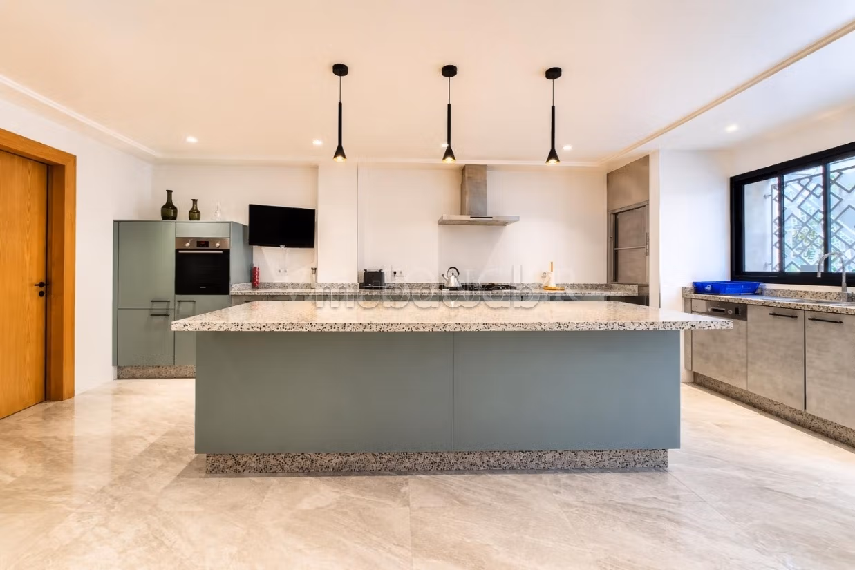 Villa de Prestige a la Venta en Rabat – 860 m² construidos sobre 1,854 m² de terreno con Piscina y Jardín