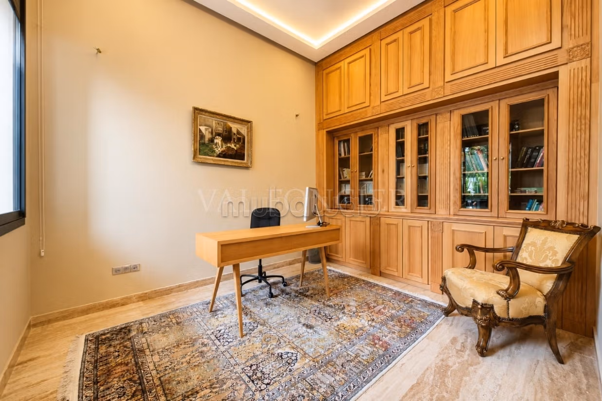 Villa de Prestige a la Venta en Rabat – 860 m² construidos sobre 1,854 m² de terreno con Piscina y Jardín