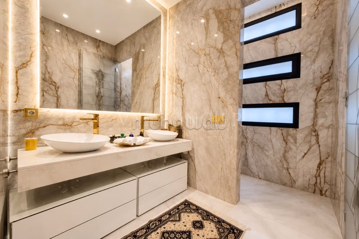 Villa de Prestige a la Venta en Rabat – 860 m² construidos sobre 1,854 m² de terreno con Piscina y Jardín