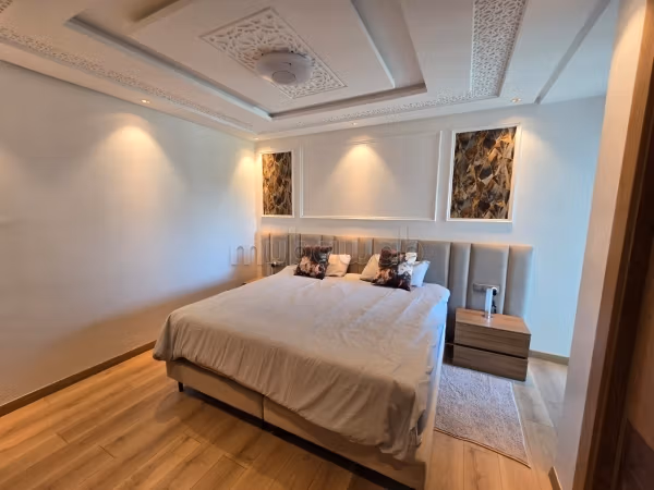 FOR RENT High standard apartment on Californie