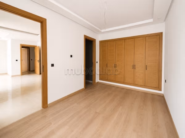 Apartamento de 2 habitaciones en venta 75 m²