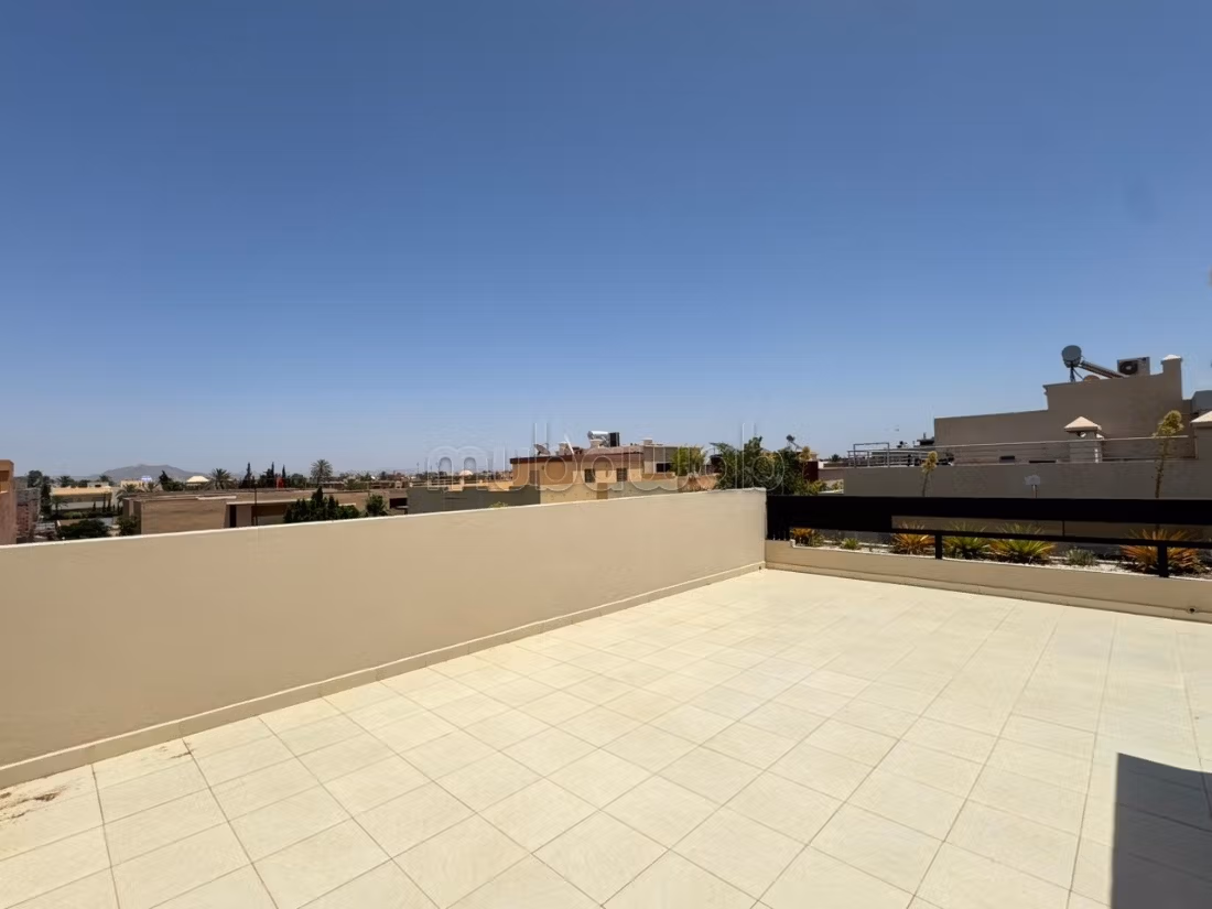 Magnifica Villa con Piscina in Vendita a Targa