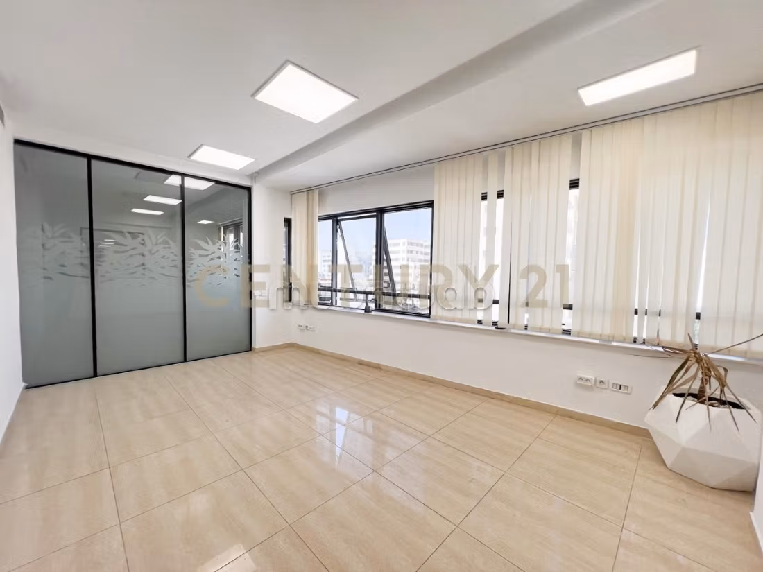 For rent Office Hall5 256m² in the northern urban center