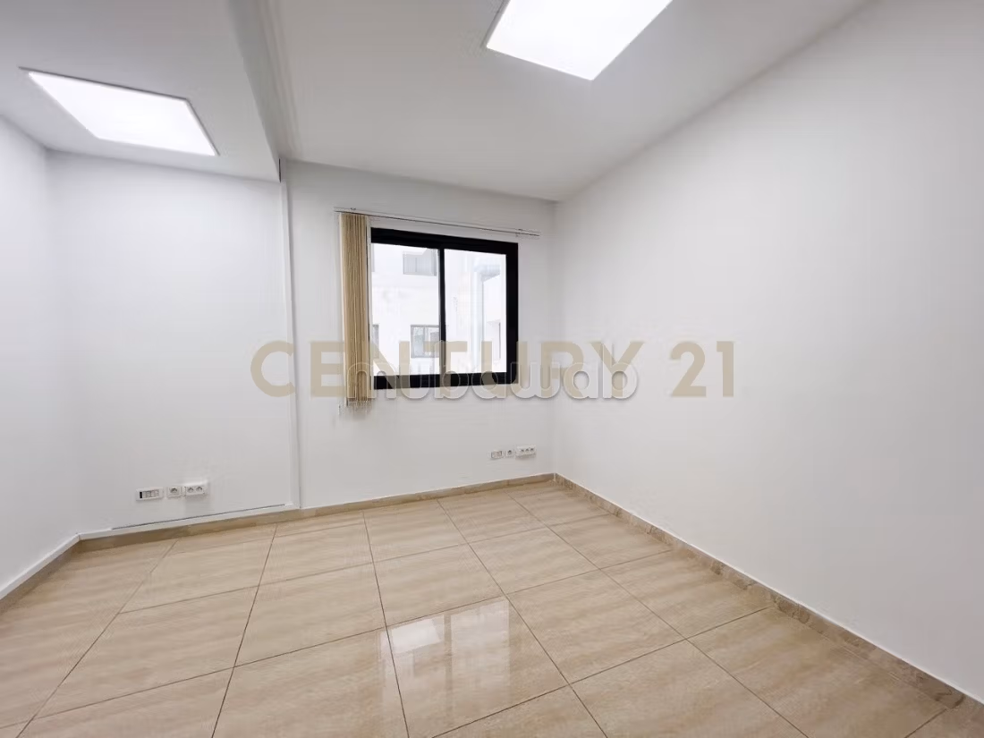 For rent Office Hall5 256m² in the northern urban center