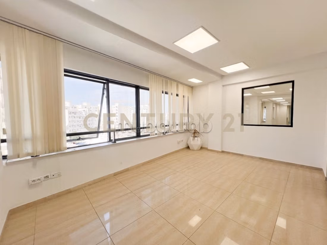 For rent Office Hall5 256m² in the northern urban center