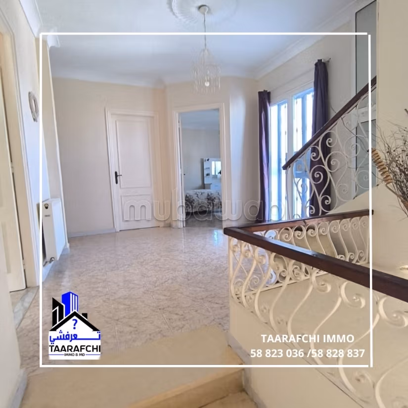 Villa avec jardin et garage à Hammamet: A Vendre