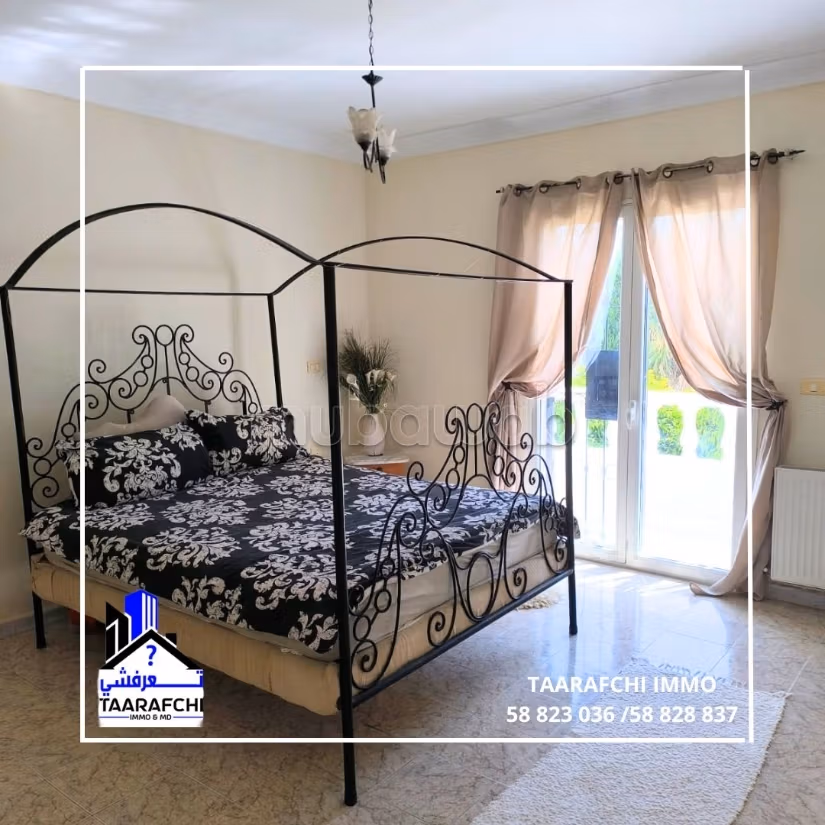 Villa avec jardin et garage à Hammamet: A Vendre