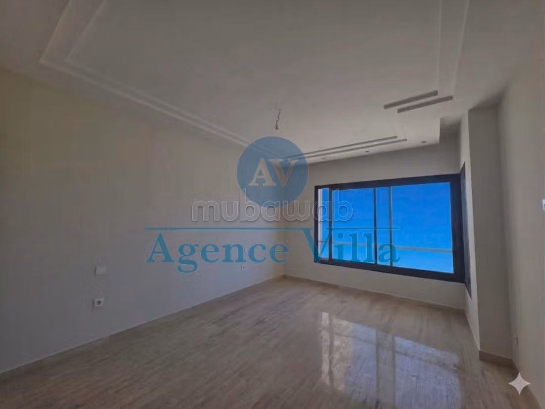 Penthouse neuf d'exception au lac 2 avec piscine
