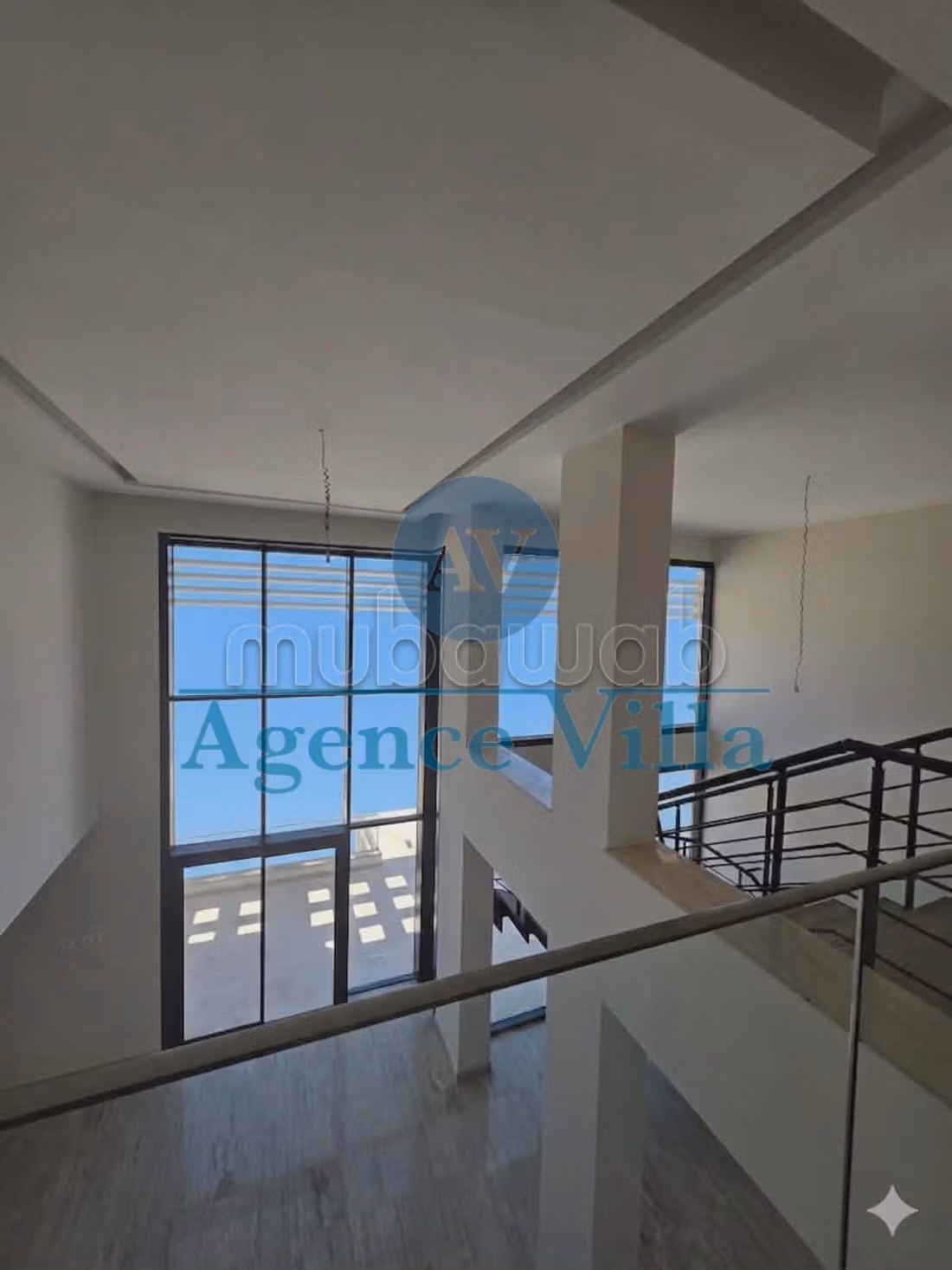 Penthouse neuf d'exception au lac 2 avec piscine
