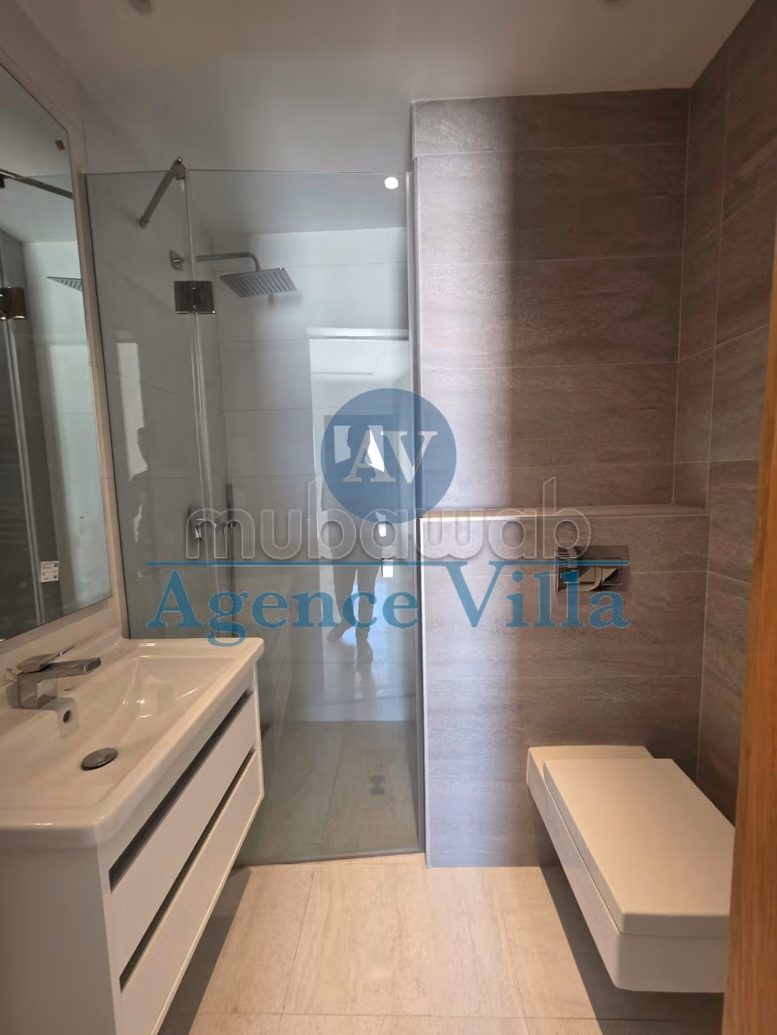 Penthouse neuf d'exception au lac 2 avec piscine