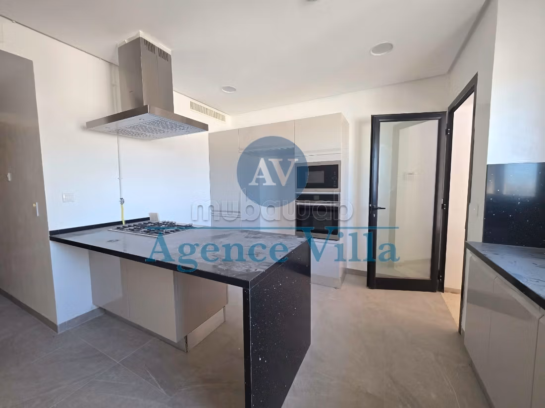 Penthouse neuf d'exception au lac 2 avec piscine
