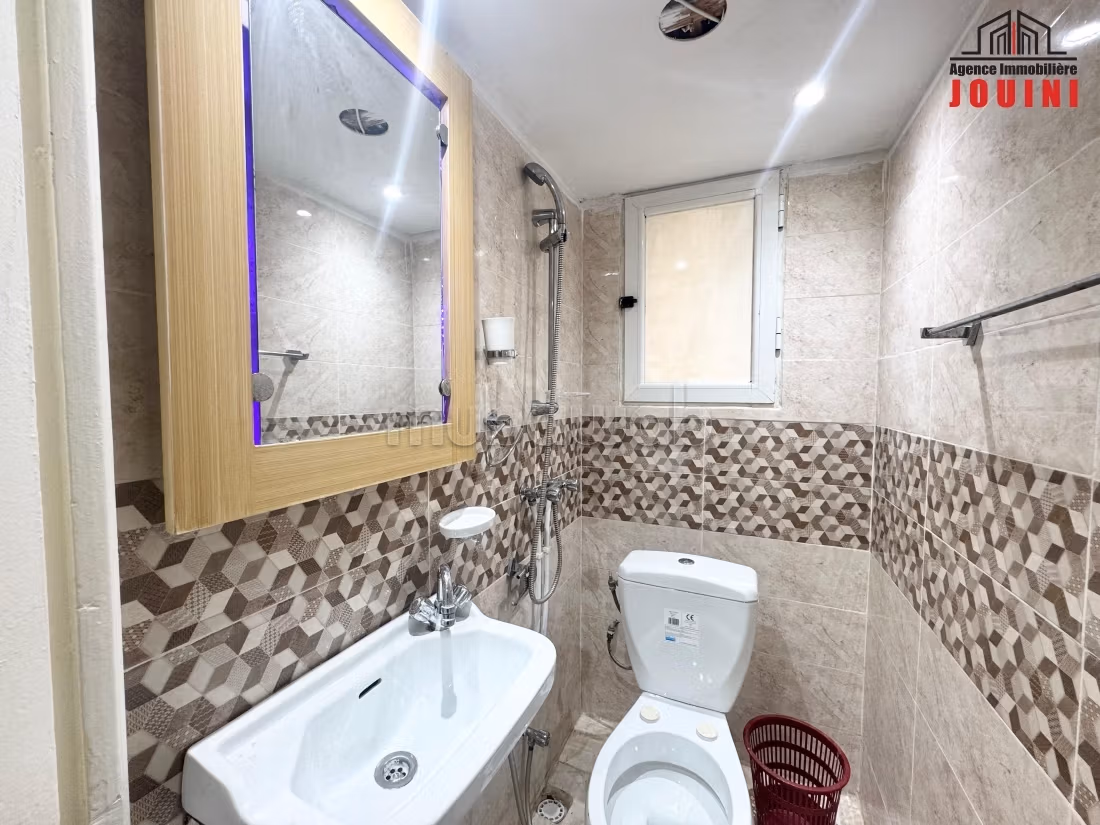 Appartamento di 100 m² a Bab Bhar