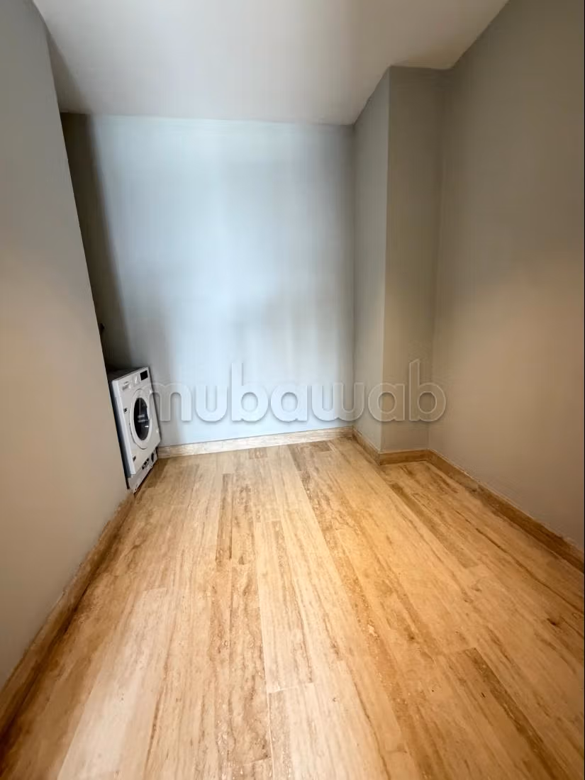 Superbe appartement à louer à Anfa. 3 belles chambres. Meublé — 2