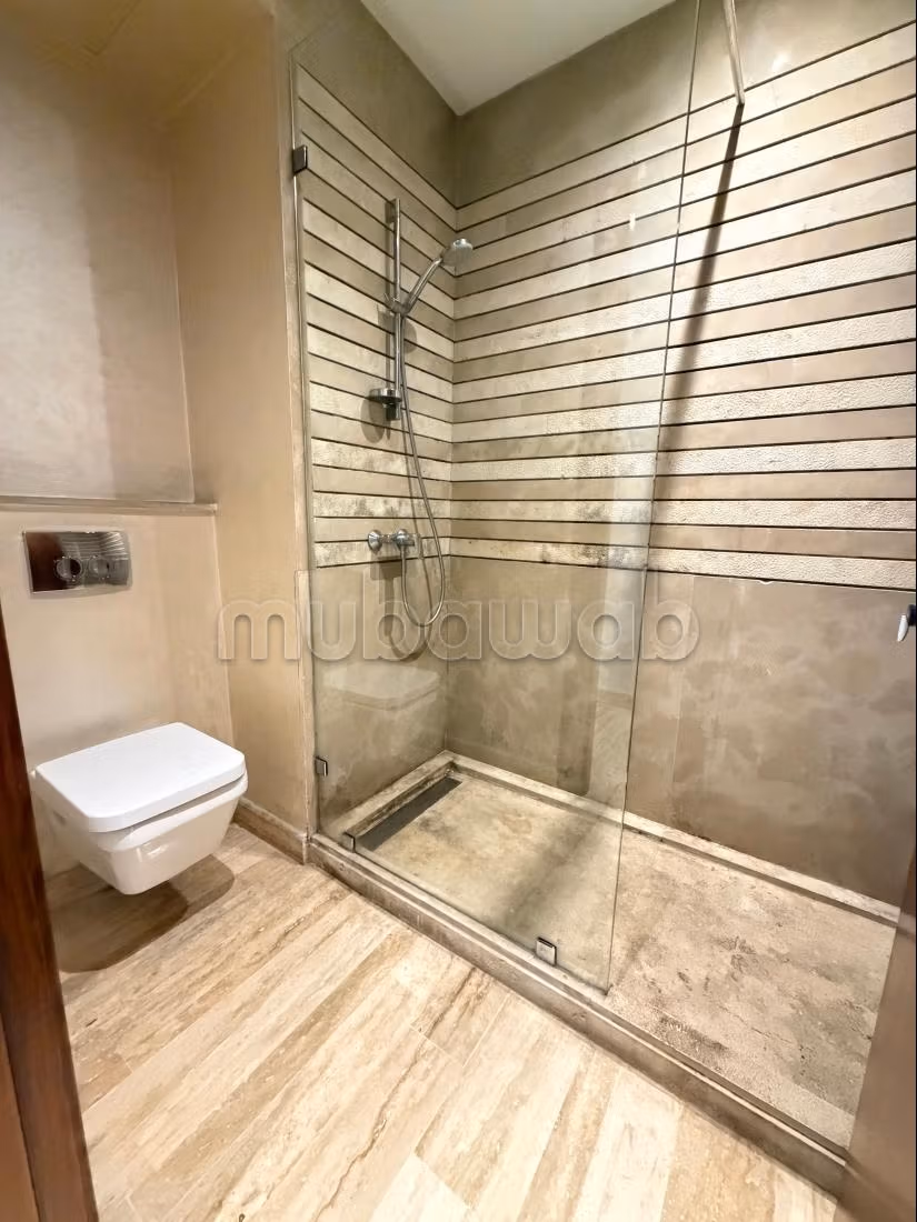Superbe appartement à louer à Anfa. 3 belles chambres. Meublé — 6