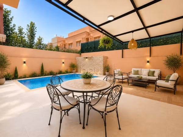 Bella casa cerca de las comodidades en venta
