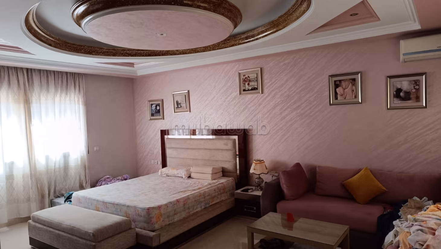 Location d'une villa exceptionnelle dans le quartier Al-Hassani. Superficie totale de 372 m². Meublé