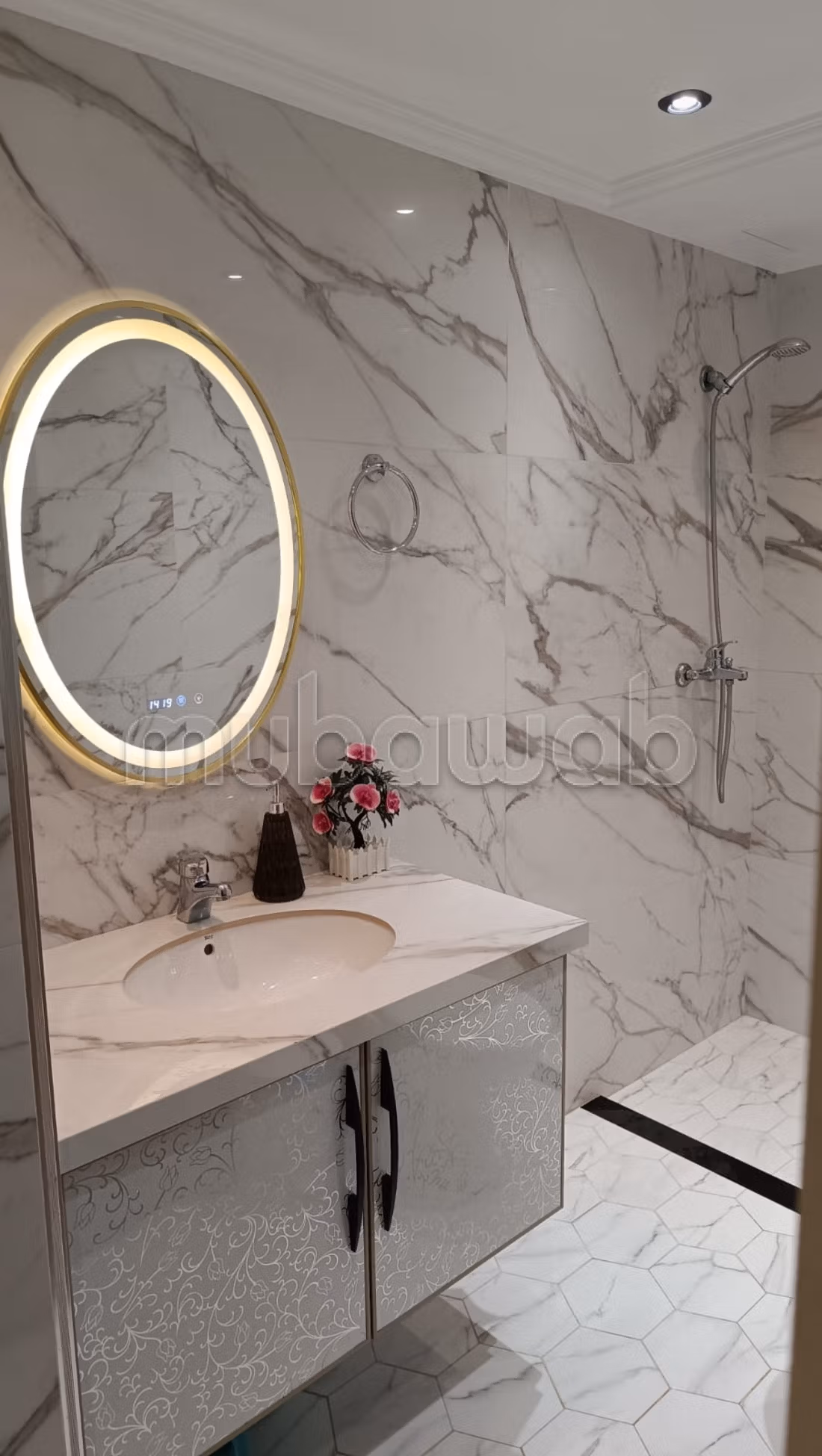 Location d'une villa exceptionnelle dans le quartier Al-Hassani. Superficie totale de 372 m². Meublé