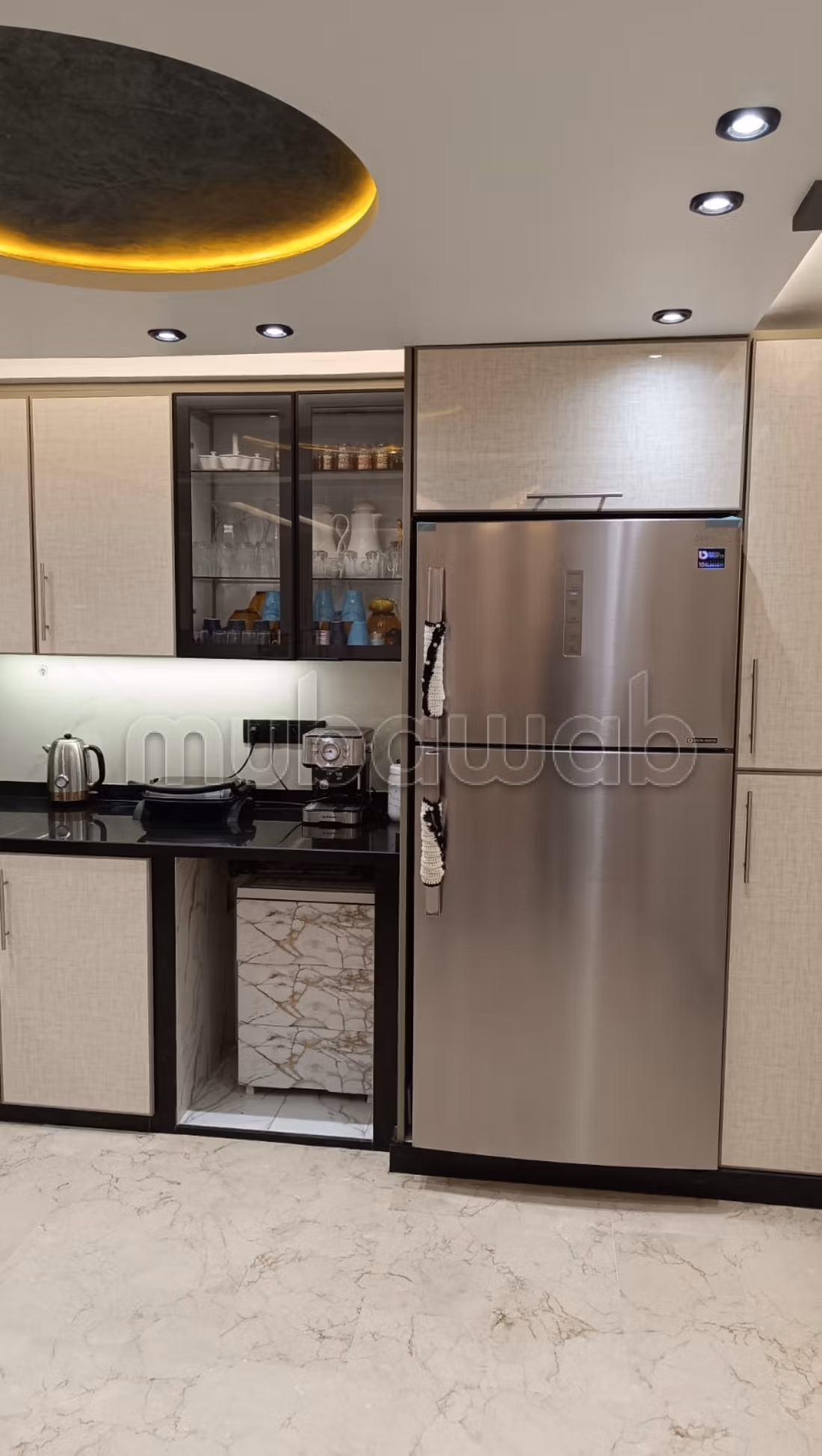 Location d'une villa exceptionnelle dans le quartier Al-Hassani. Superficie totale de 372 m². Meublé