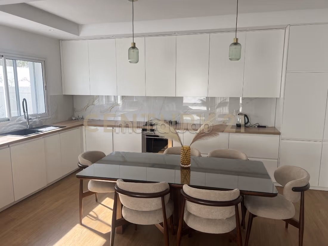 For rent, empty S2 villa with pool in Sidi Mahrsi