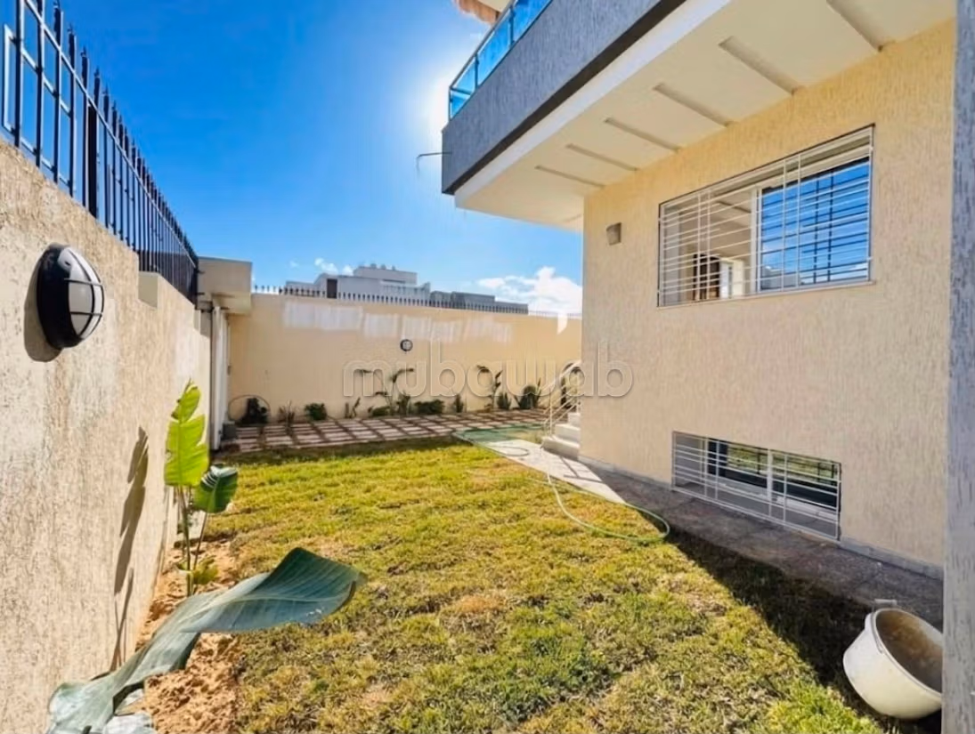 Triplex S5 con giardino a La Soukra