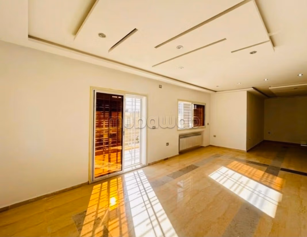 Triplex S5 con giardino a La Soukra