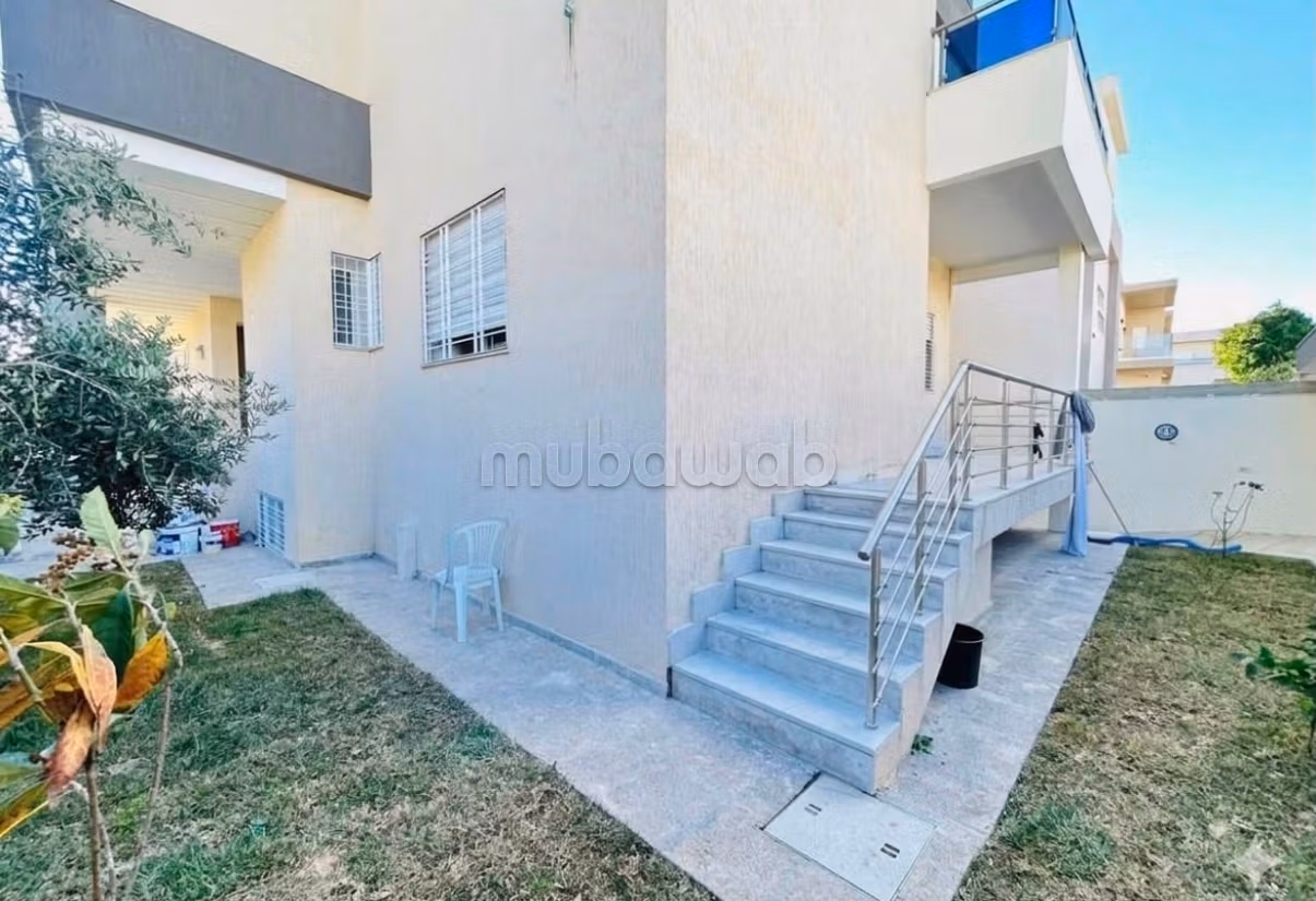 Triplex S5 con giardino a La Soukra