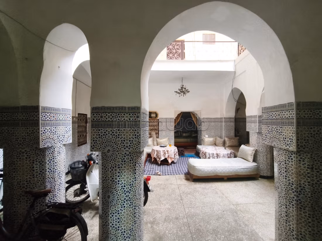 Tres beau riad ancien de 190 m2 au sol medina nord