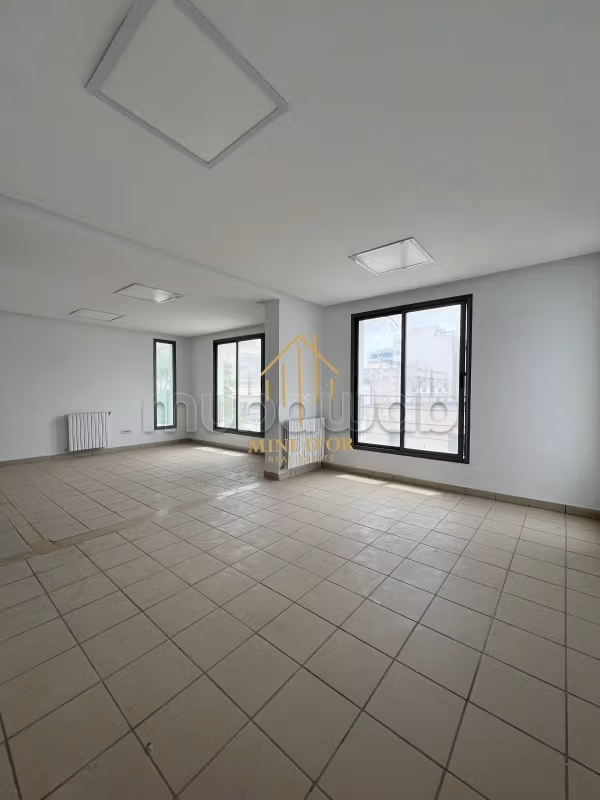 In affitto o in vendita Edificio per uffici a Montplaisir