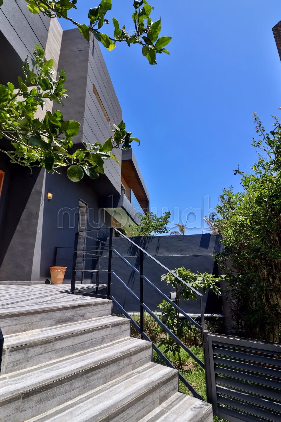 Villa moderne en location dans zone nwinwich