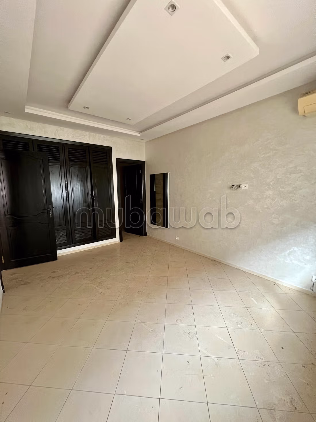 Appartement en location à Riyad. Superficie 120 m². Ascenseur et stationnement — 4