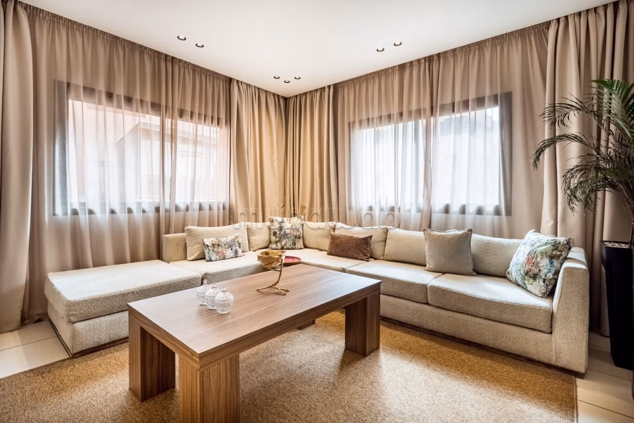 Bel appartement meublé au centre de Guéliz à vendre — 4