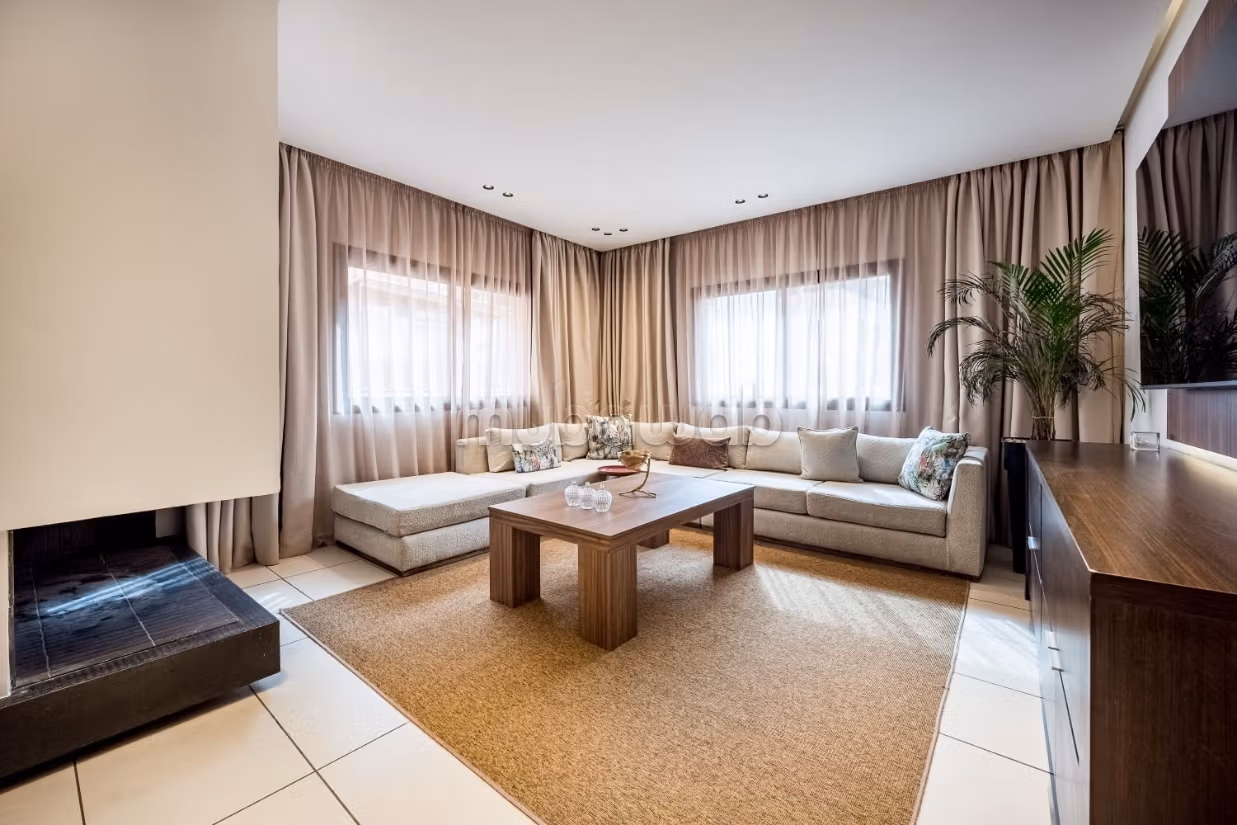 Bel appartement meublé au centre de Guéliz à vendre — 2