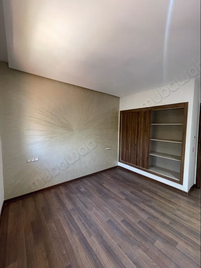 À louer: Appartement 3 Chambres vide à TARGA