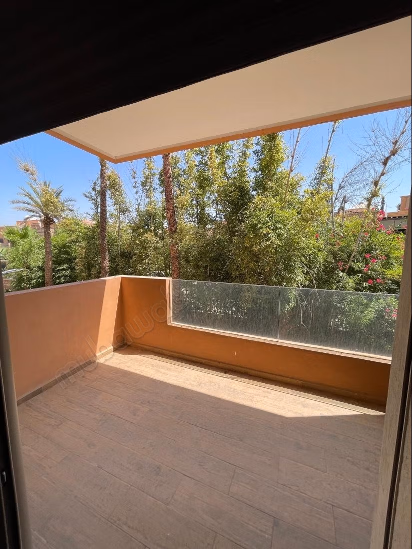 À louer: Appartement 3 Chambres vide à TARGA
