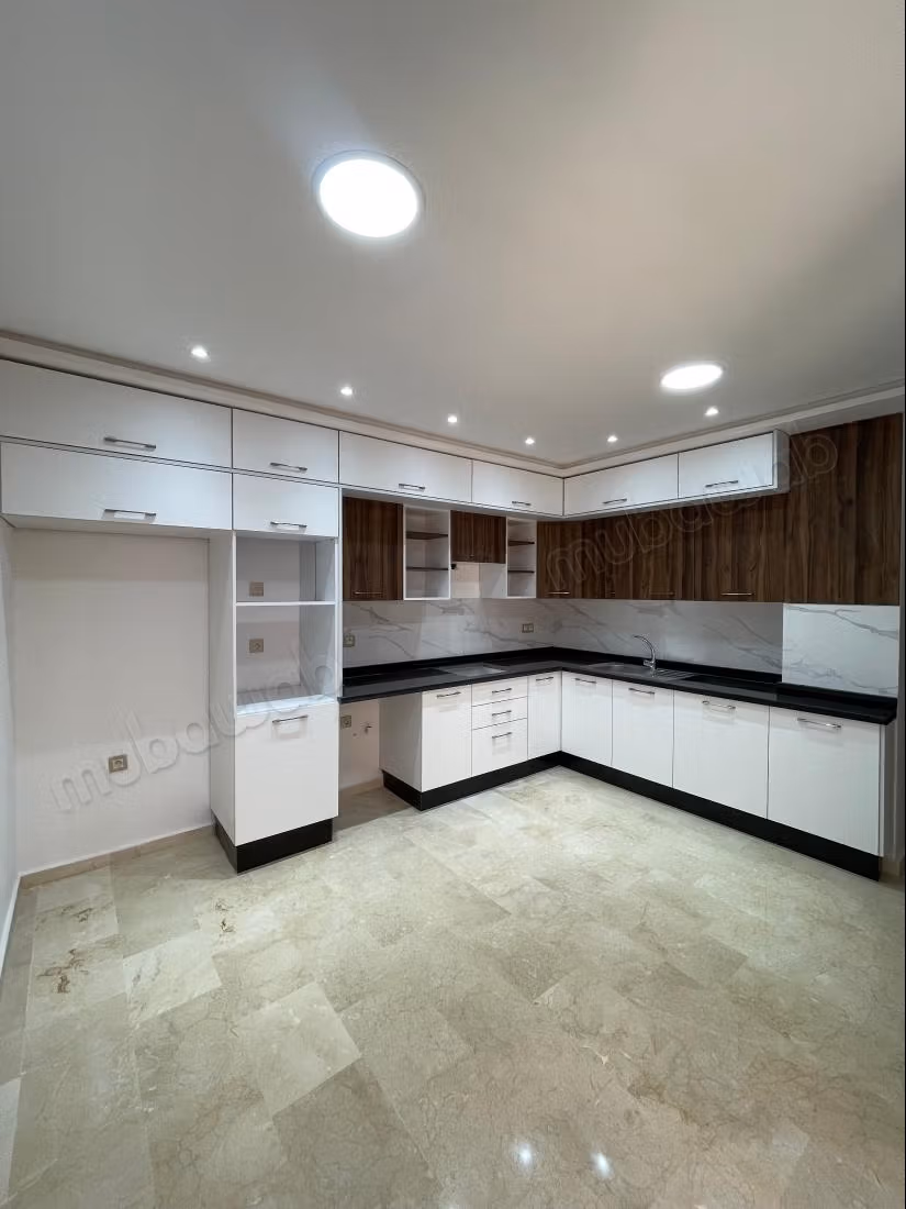 À louer: Appartement 3 Chambres vide à TARGA