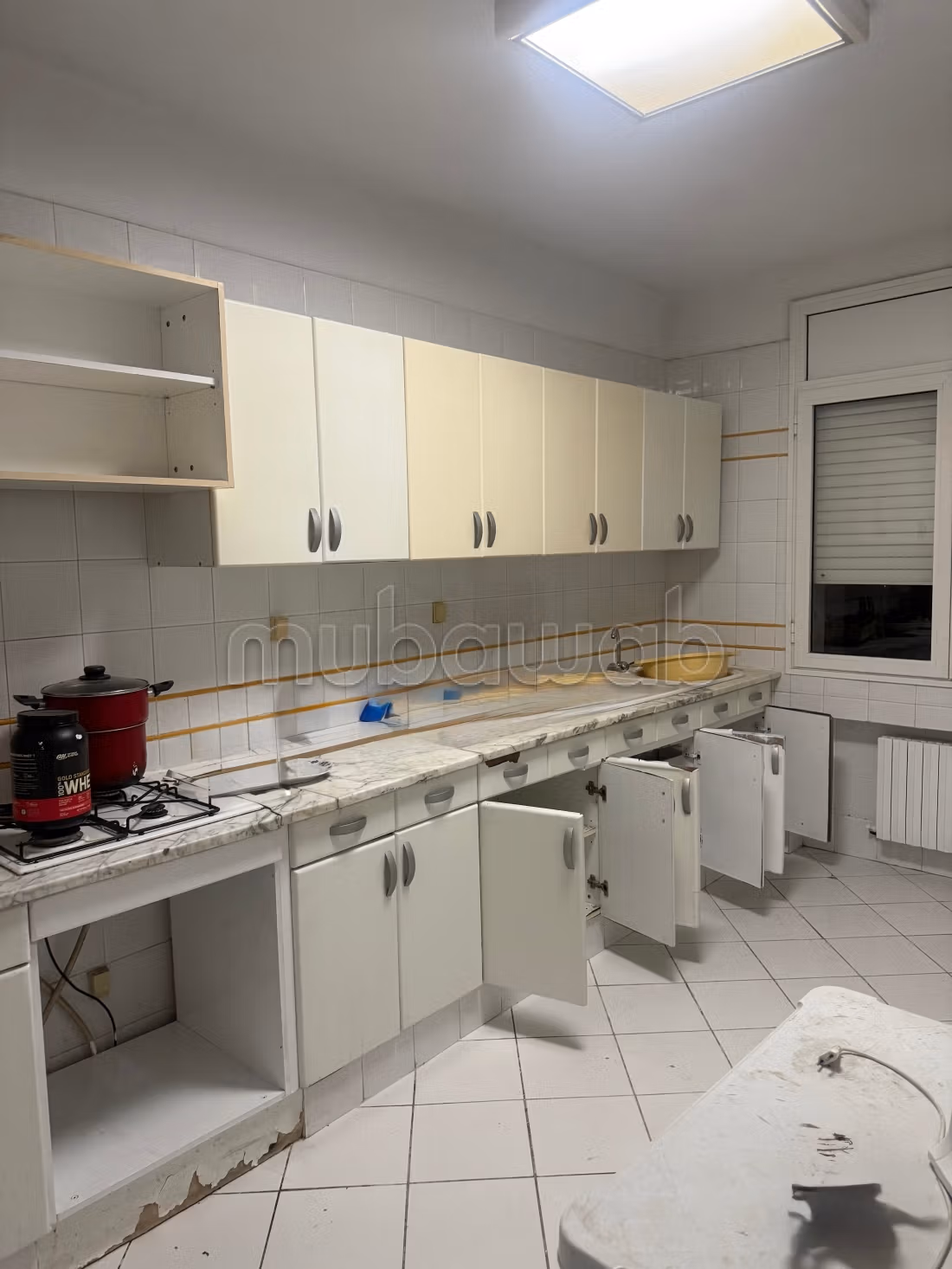 Bel appartement en location. Surface totale 700 m²