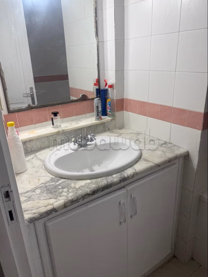 Bel appartement en location. Surface totale 700 m²