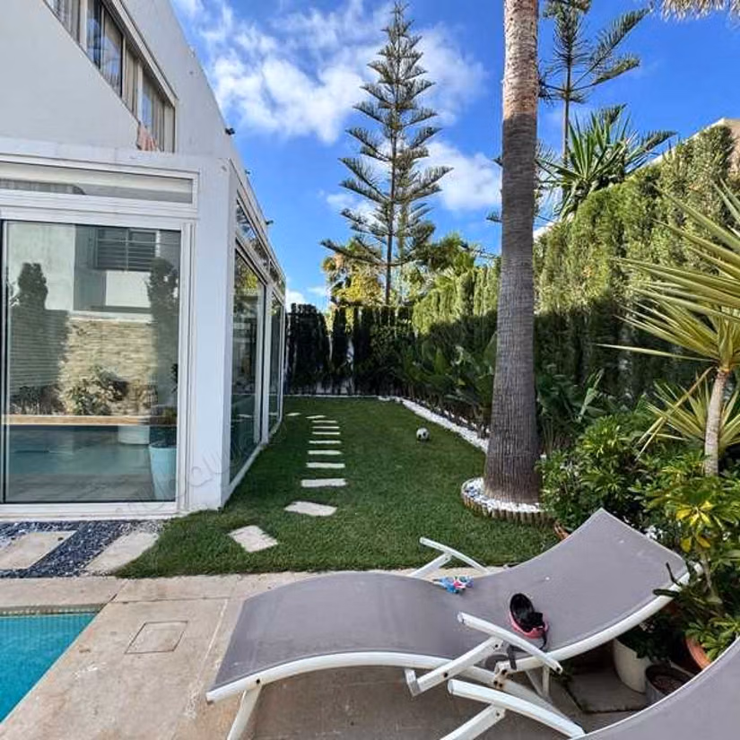 Villa à Vendre de 378.0 m² à Dar Bouazza,
Tamaris2