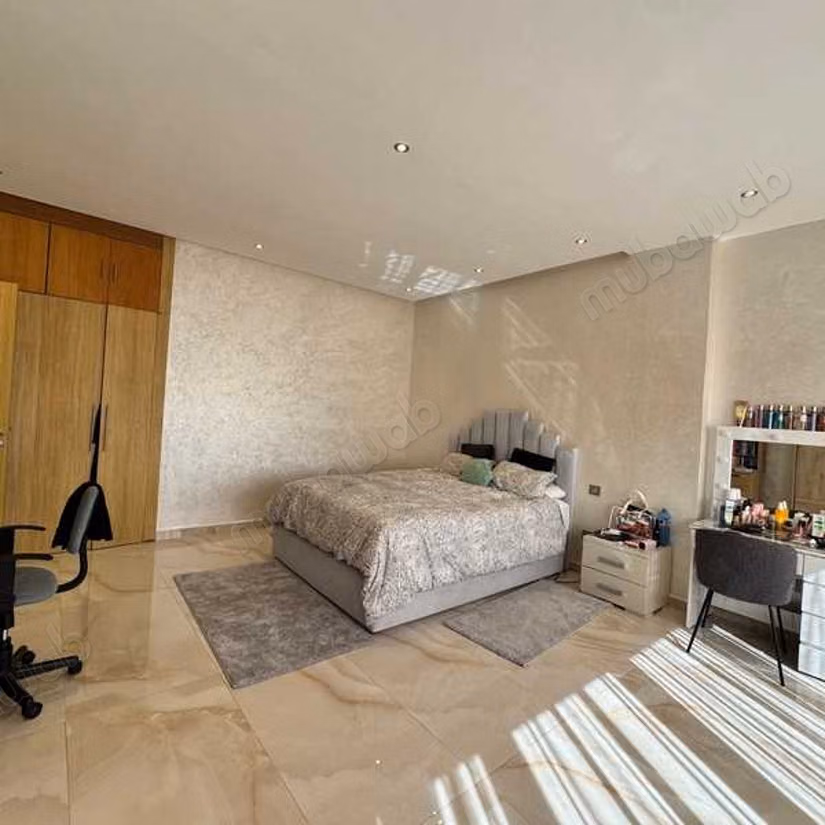 Villa à Vendre de 378.0 m² à Dar Bouazza,
Tamaris2