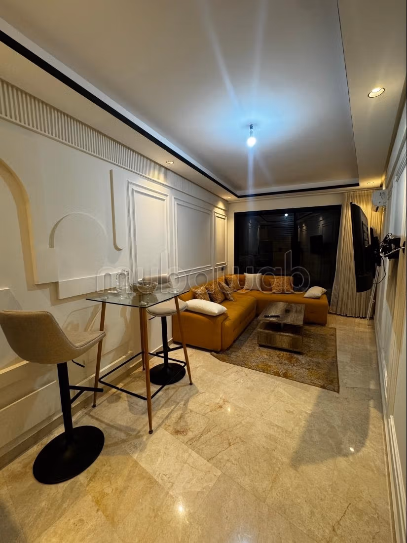 Nuovo studio arredato di lusso con terrazza e wifi