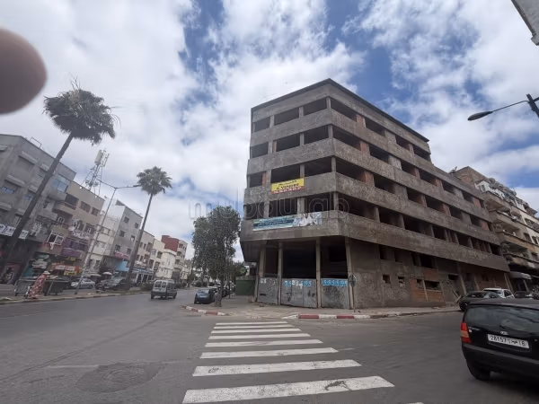 Offices & shops for sale in Hay Mohammadi.
Small area 500 m²