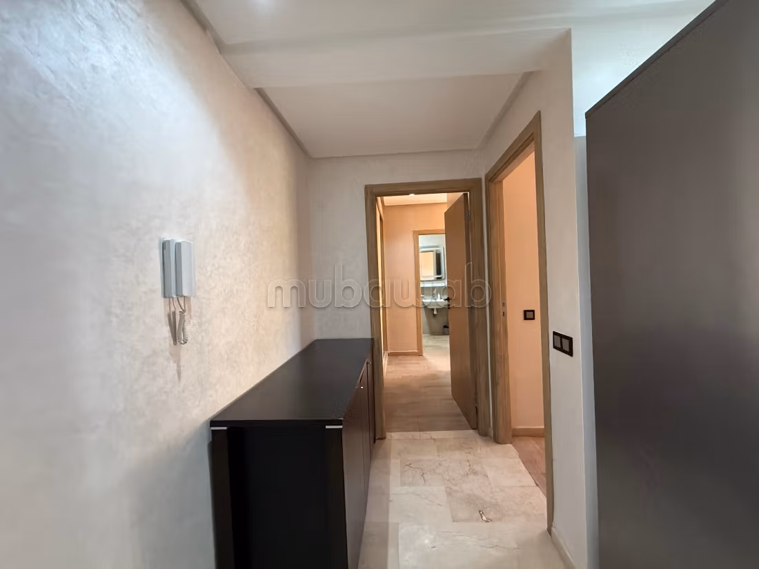Très bel appartement a vendre à Route Casablanca. 
3 pièces. 
Bien meublé